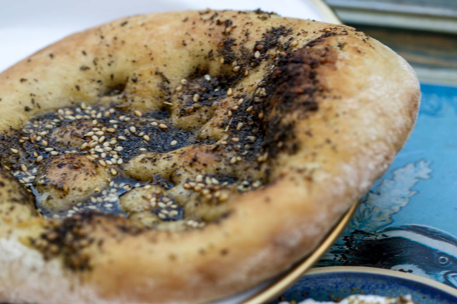 mankouché al-za’atar, recette végétarienne, épices biologiques, cuisine moyen-orientale, Épices Shira